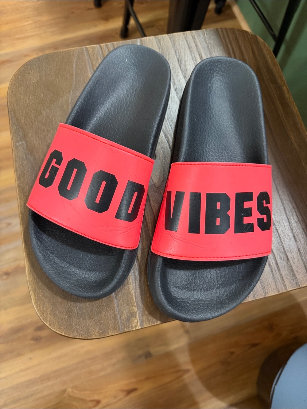 Good Vibes PINK Slides size M